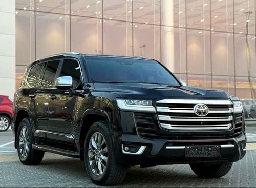 تويوتا لاند كروزر VXR موديل 2022، محرك VXR ثنائي الأسطوانات سعة 3.5 لتر، كامل المواصفات، بحالة ممتازة ونظيفة للغاية.