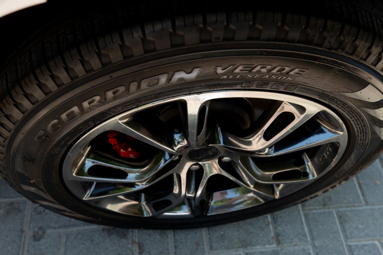 جيب جراند شيروكي SRT8