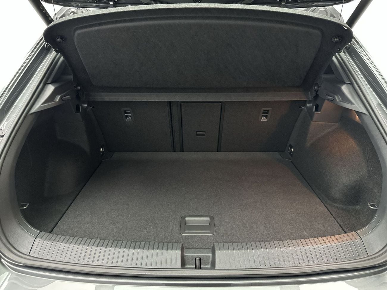 Volkswagen T-ROC LIFE T-Roc R-Line 1.4L | Navigation | Side Assist | Rear Camera