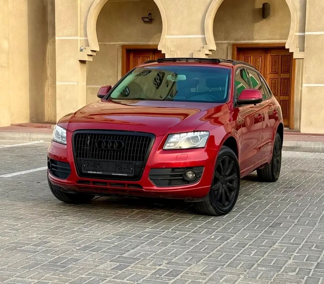 Audi Q5 أودي خليجي موديل فل اوبشن بحالة ممتازة
