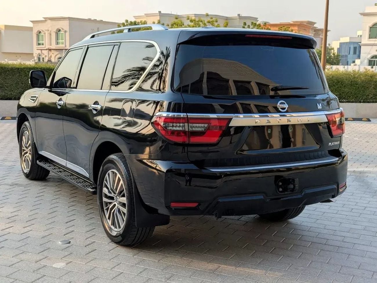 نيسان باترول SE بلاتينيوم سيتي مواصفات خليجية، محرك V6 سعة 4.0 لتر، حالة داخلية وخارجية ممتازة