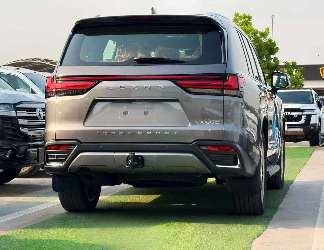 Lexus LX600 SIGNATURE TURBO SPORT || 3.5L PETROL V6 | RADAR | REAR ENTERTAINMENT SCREEN | LETAHER / SUNROOF (CODE # L6TSO)