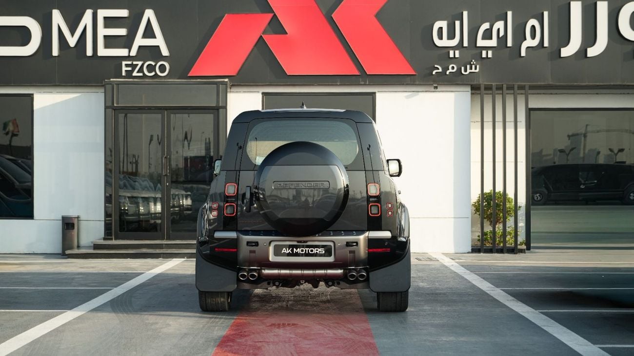 لاند روفر ديفندر 110 ULTIMATE EDITION P525 كارباثيان رمادي-بني فاتح، إصدار 2026 للتصدير فقط