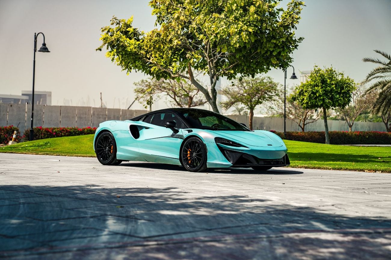 McLaren Artura STANDARD Fully Loaded low mileage 2 keys under warranty and service contract covered by PFF No accident No pa