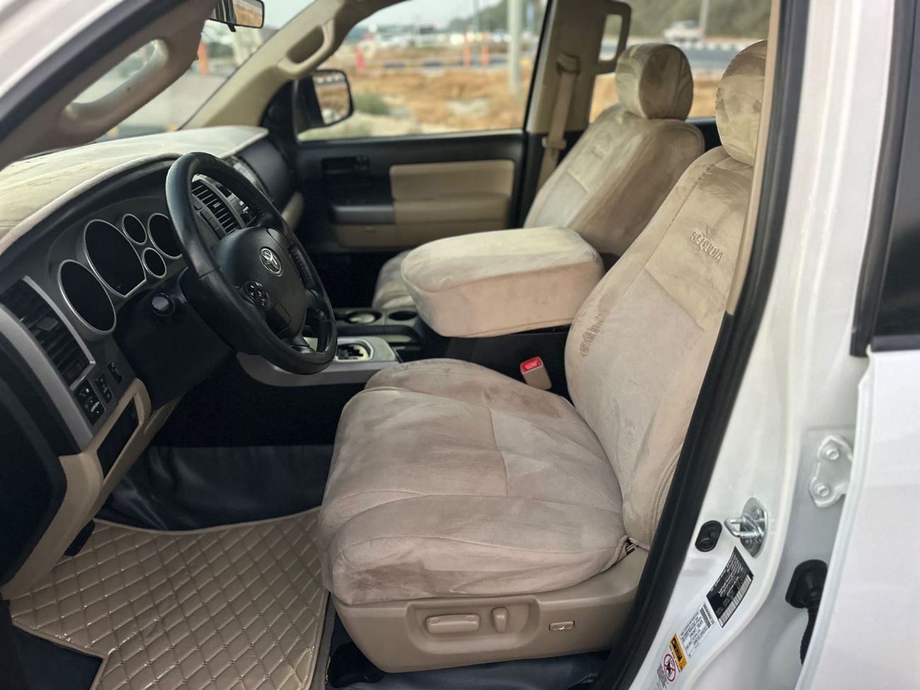 Toyota Sequoia SR5 4X4