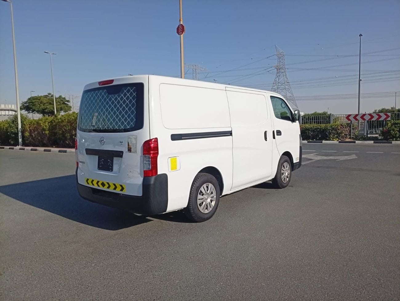 Nissan Urvan STANDARD