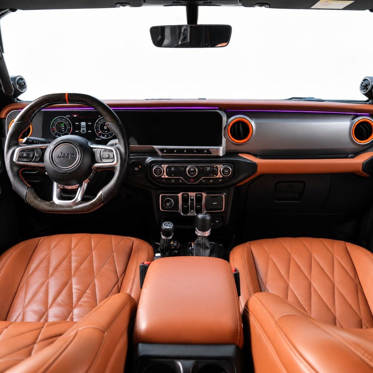 Jeep Gladiator OVERLAND AED 3,449 P.M • 0% Downpayment • Jeep Gladiator Jeepers Edition • 1 Year Warranty
