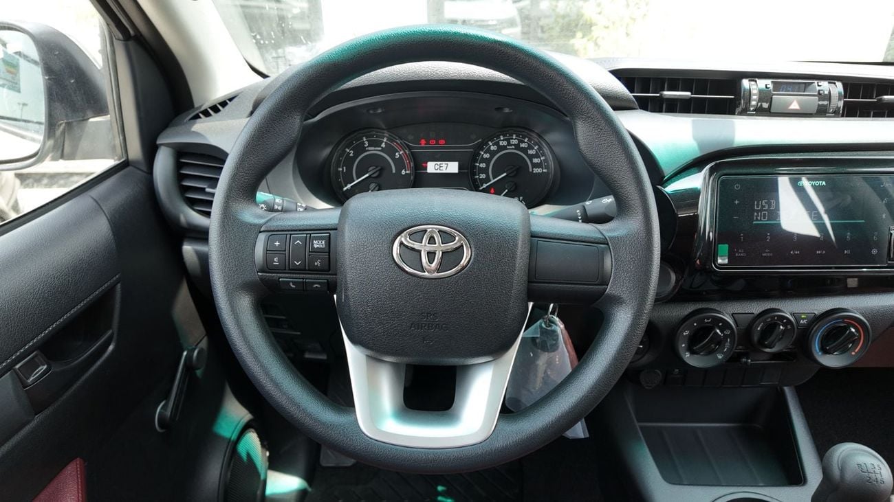 Toyota Hilux DLX 2.4L diesel 4WD 2026