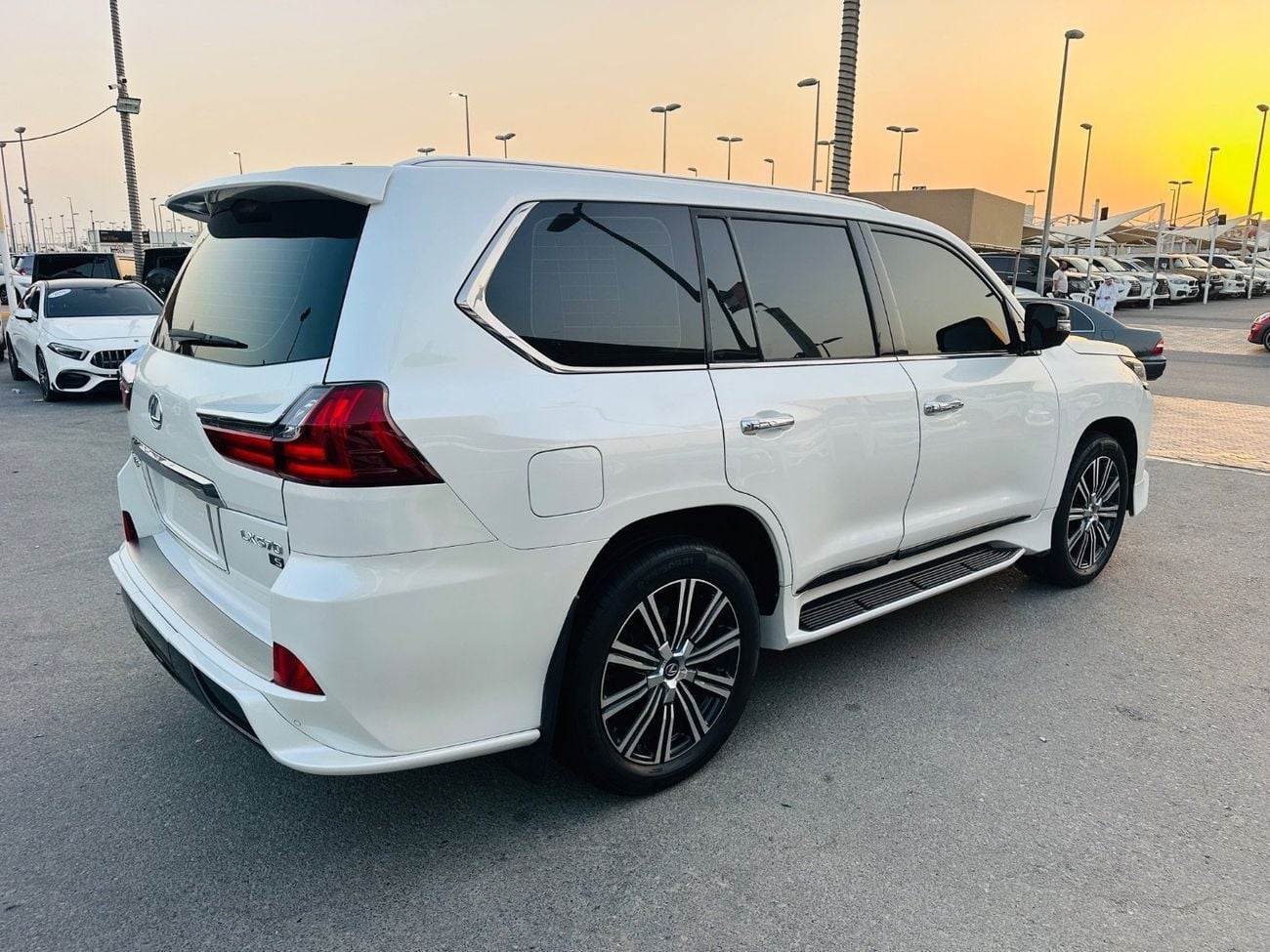 Lexus LX570 PLATINUM SIGNATURE