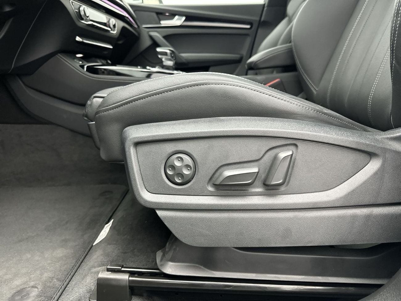 أودي Q5 45 TFSI S-LINE quattro 249hp (Ref# 75778)