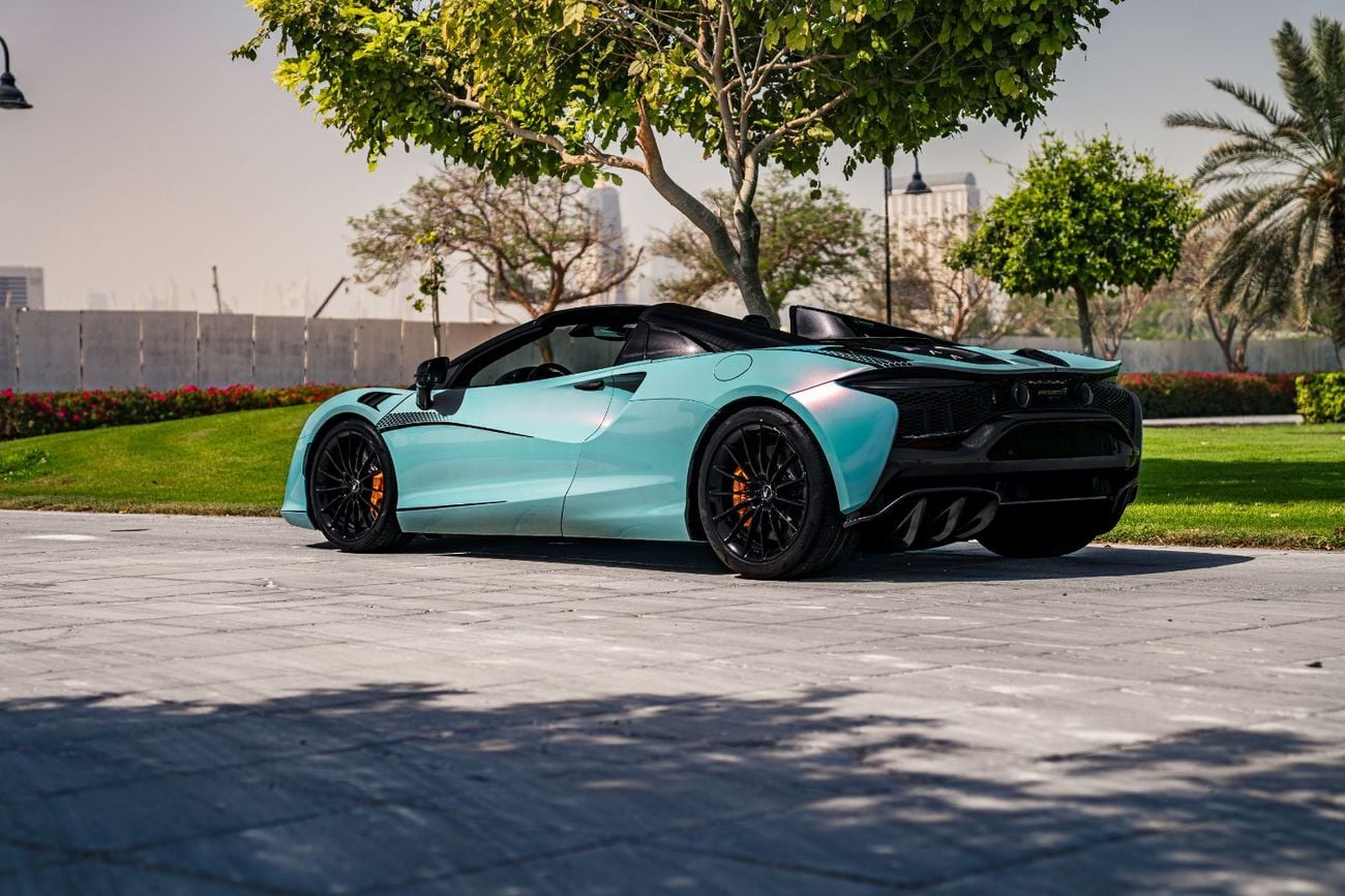 McLaren Artura STANDARD Fully Loaded low mileage 2 keys under warranty and service contract covered by PFF No accident No pa