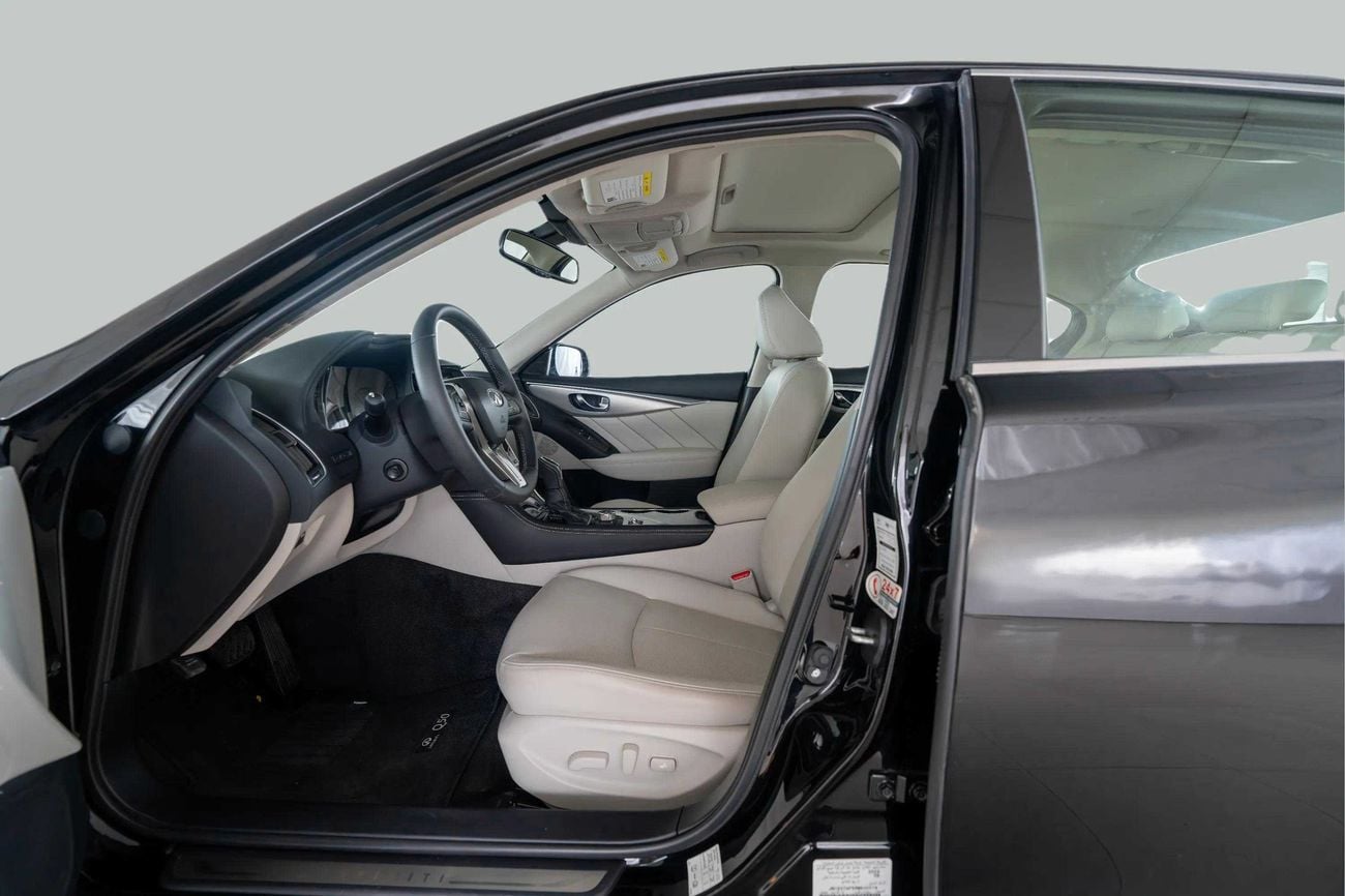Infiniti Q50 LUXE 3.0