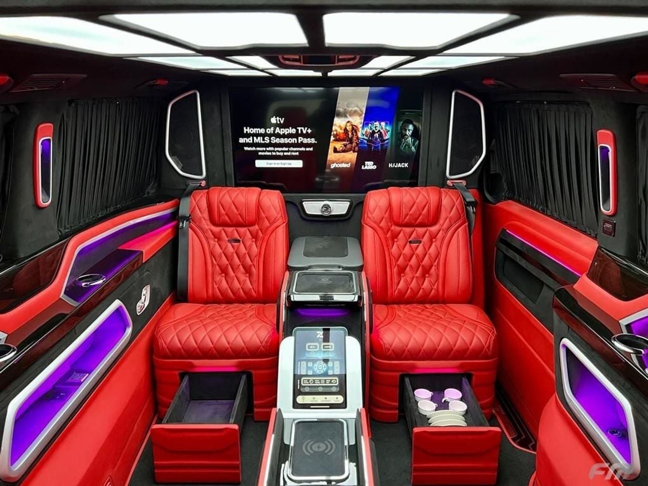 Mercedes Benz V 250 AVANTGARDE/E VIP BUSINESS VAN – FULL LUXURY OPTION | BRAND NEW | GCC | 2023 ORIGINAL BRABUS BODY KIT WITH CERTIF