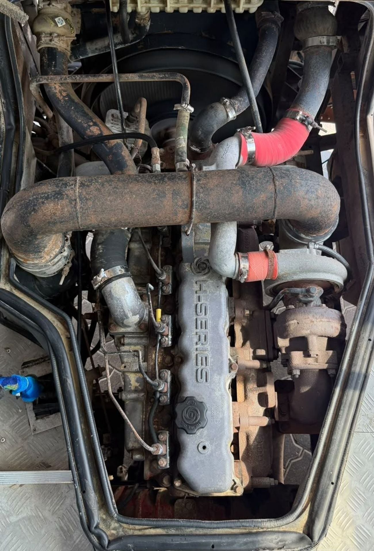 اشوك ليلاند فالكون 5.7L