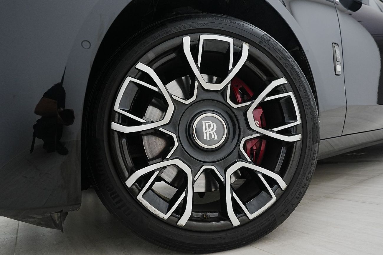رولز رويس جوست BLACK BADGE شاشات خلفية، نظام صوتي مصمم خصيصًا، إضاءة النجوم، ضمان وخدمة الوكيل!!