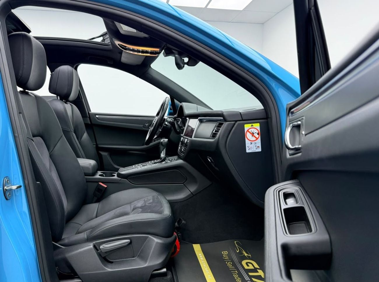 Porsche Macan STANDARD 2020 Porsche Macan, Warranty, Full Service History, Fully Loaded, Excellent Condition, GCC