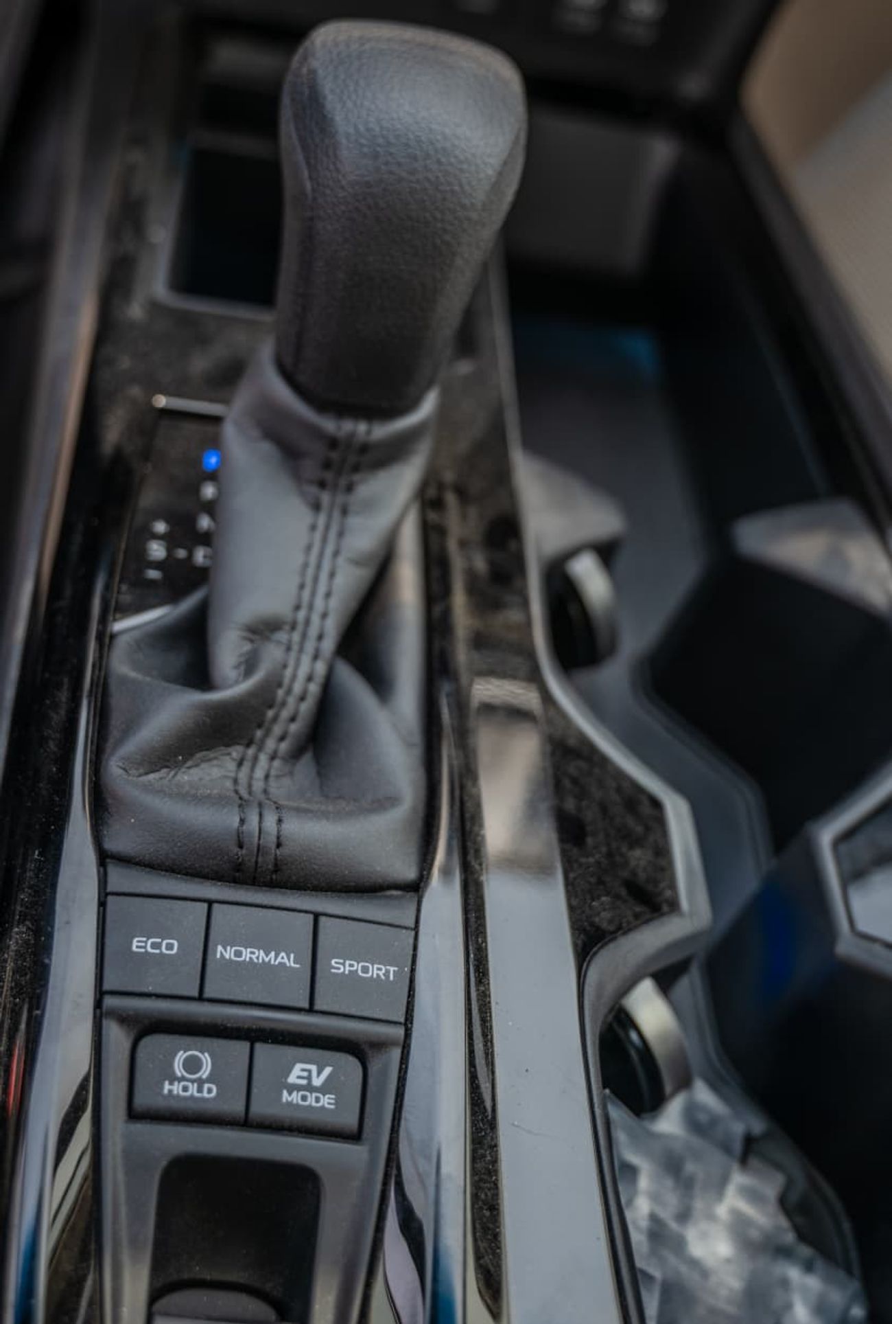 Toyota Camry E HEV 2.5L Automatic 2025