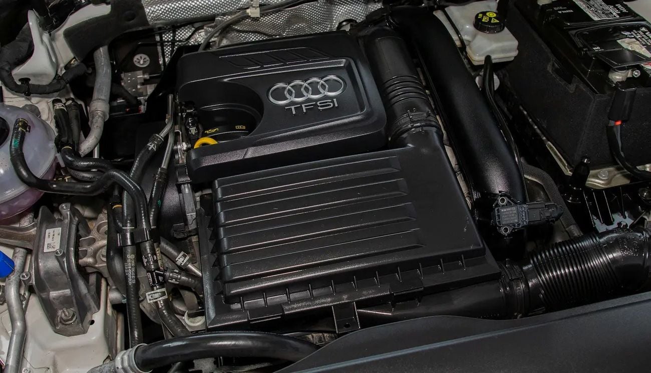 Audi Q3 35 TFSI ADVANCED Full Dealer Service History • GCC