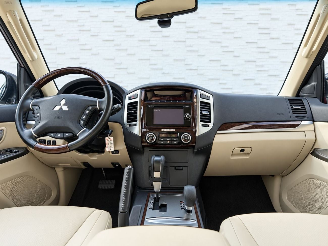 Mitsubishi Pajero GLS H/L ROCKFORD