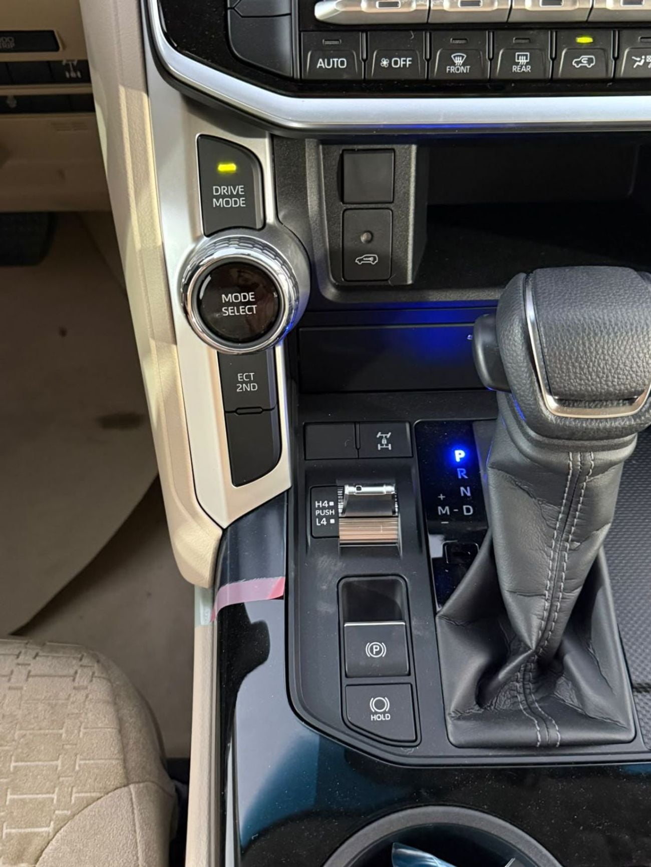 Toyota Land Cruiser GXR LAND CRUISER GXR 3.3L TWIN TURBO DIESEL WITHOUT SUNROOF 2026 MODEL