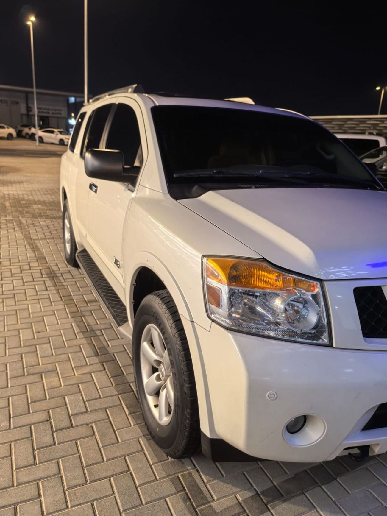 Nissan Armada LE