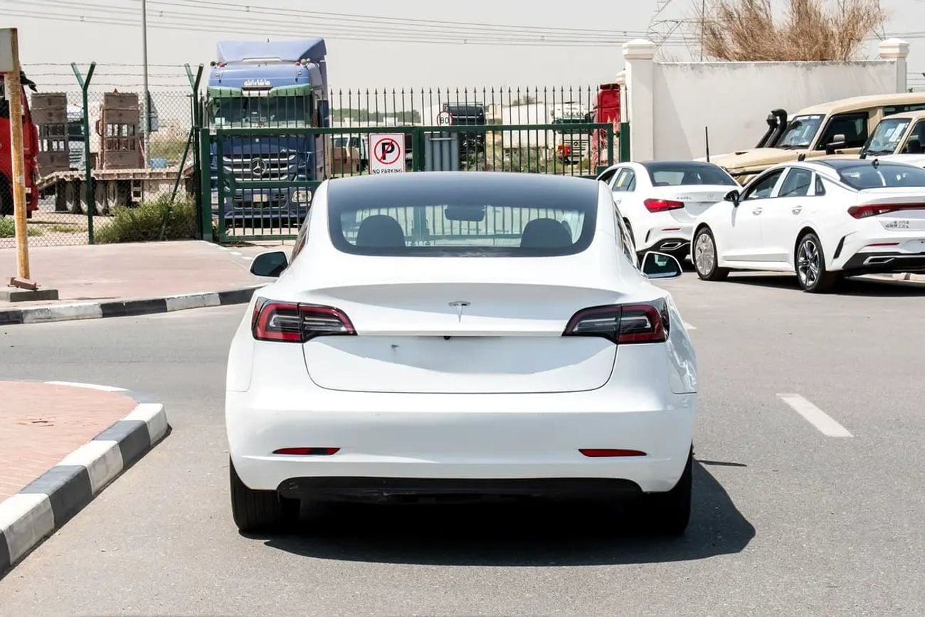 Tesla Model 3 STANDARD - AMERICAN SPECS - ONLY 61,000 KM