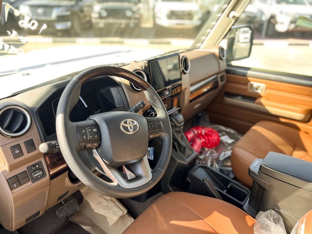 تويوتا لاند كروزر 70 EXPORT ONLY - Toyota LC76 2.8L 4WD FULL OPTION