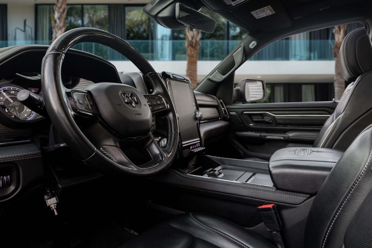 RAM 1500 Limited Dodge Limited | 3,623 P.M | 0% Downpayment | UNDER WARRANTY