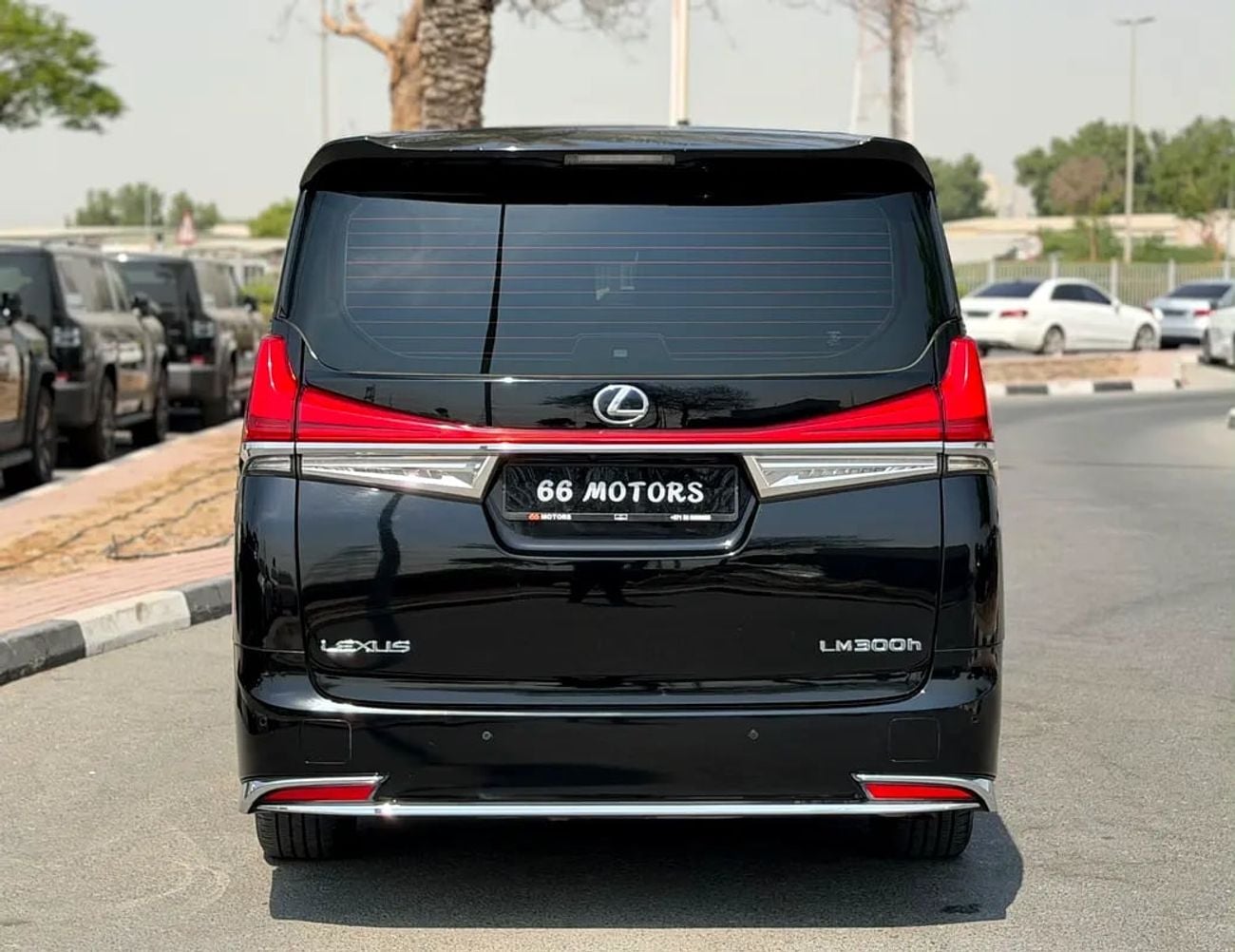 Lexus LM 300H LM 300h Hybrid | UAE - Excellent Condition | Regional Specs: