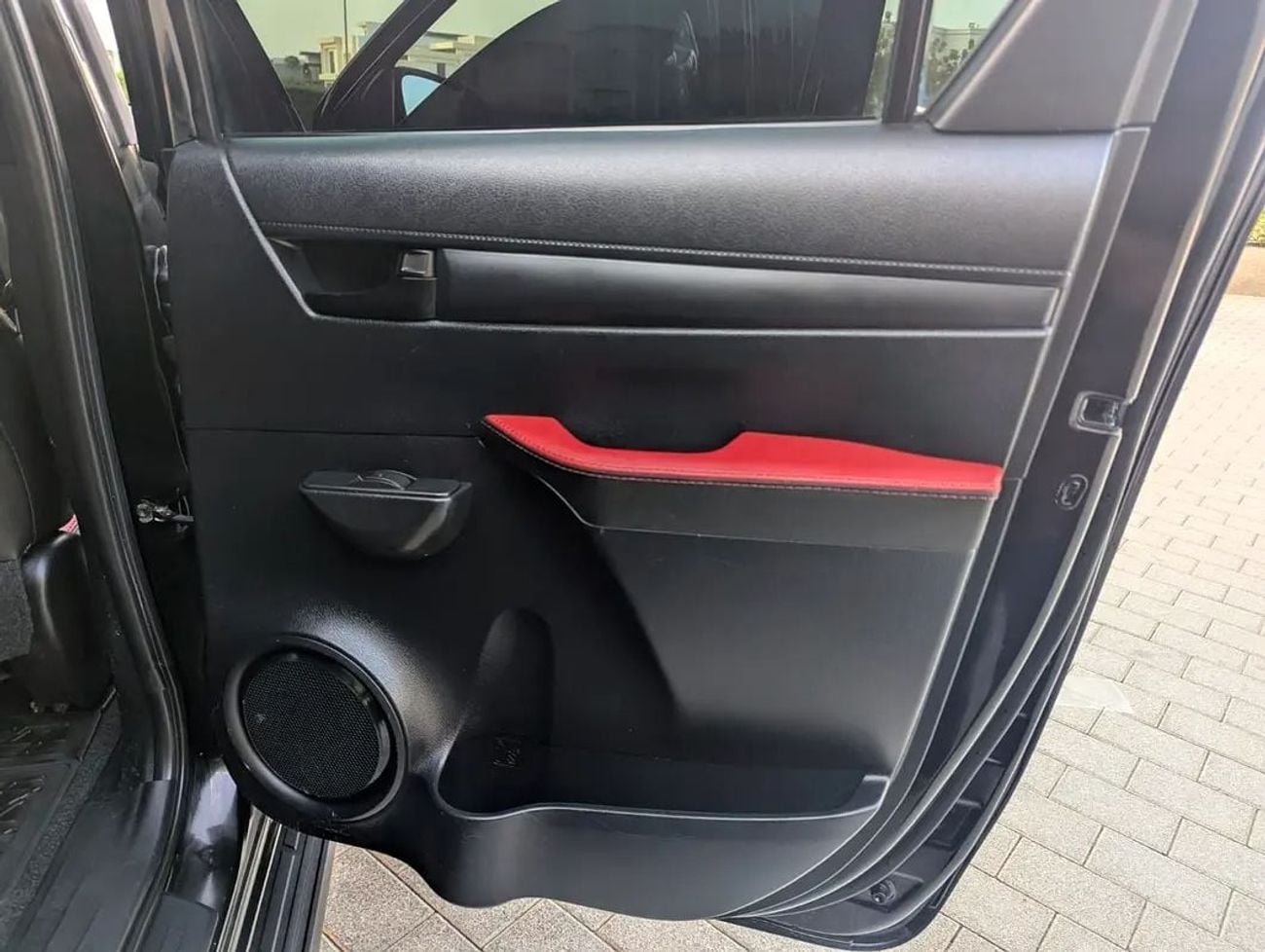 Toyota Hilux ADVENTURE Toyota Hilux Adventure 2020 GCC Specs Facelifted 2025 V4 2.7L Interior and Exterior well-maintained