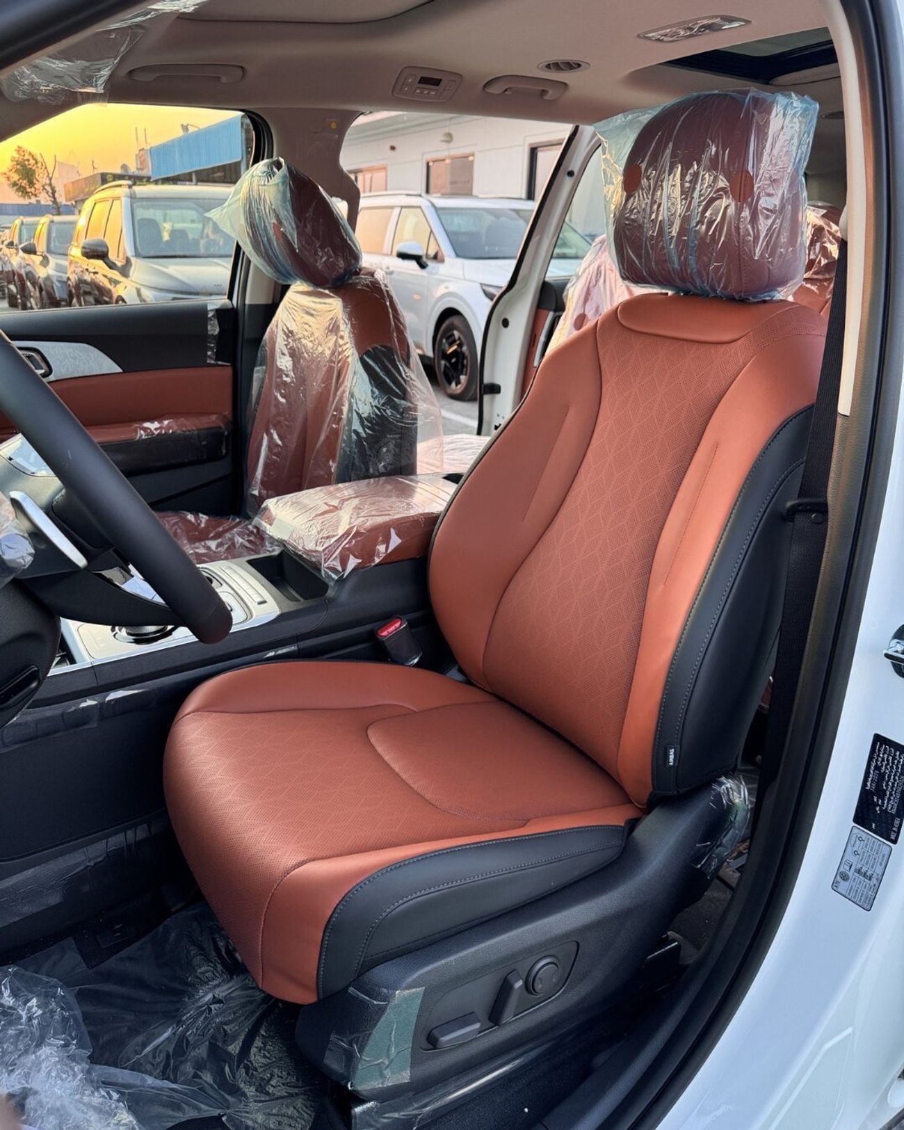 Kia Carnival KIA CARNIVAL 3.5L PETROL - GCC Specs 2027 MODEL - ( 2026 production date)
