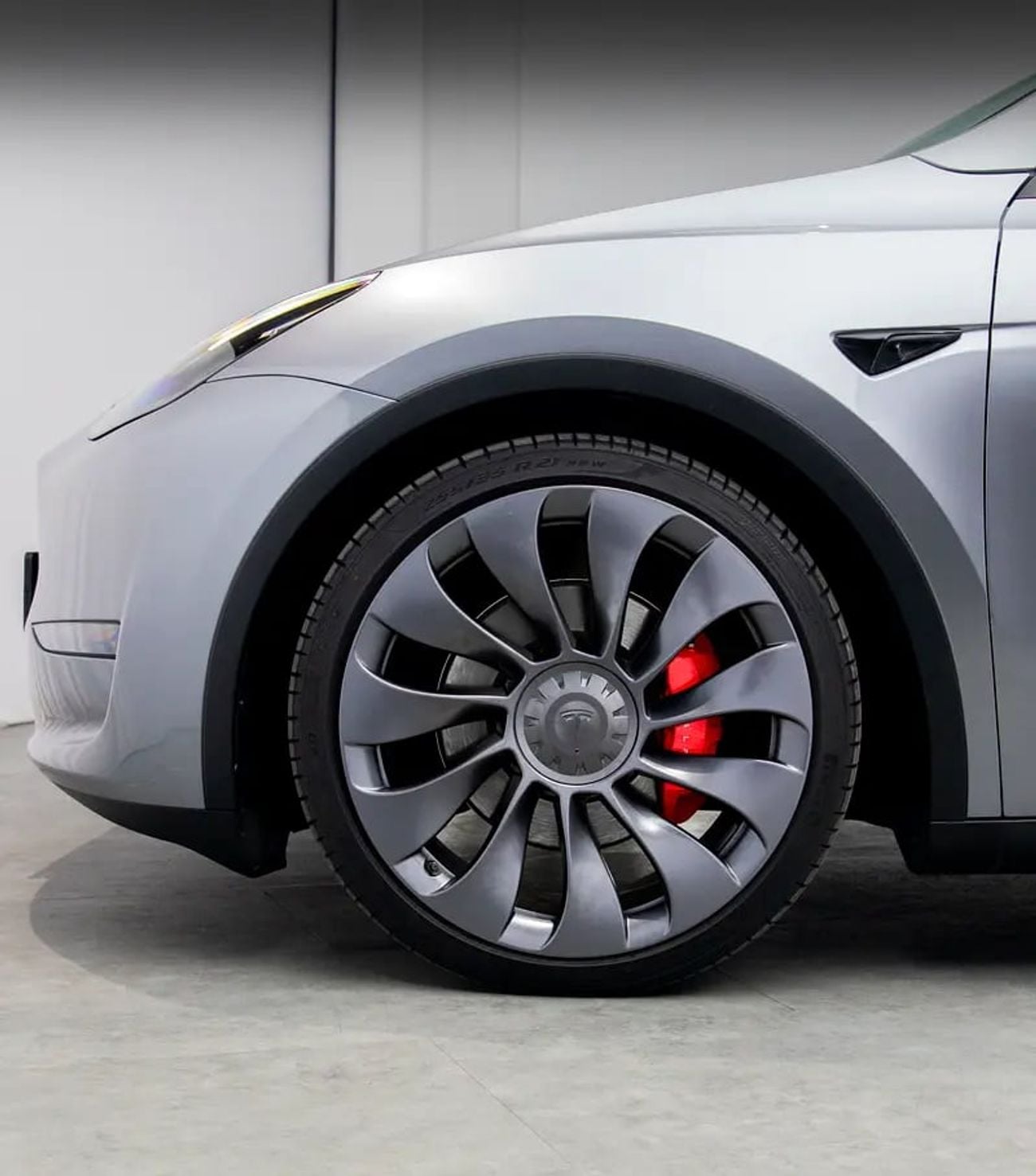 Tesla Model Y PERFORMANCE Dual Motor AWD • Warranty • GCC Spec