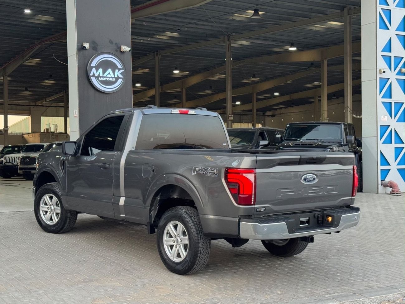 فورد F 150 XL V8 5.0 / 4X4 / RADAR / HEADERS /ROAD ASSIST / ELECTRONIC CLUSTER / BIG SCREEN