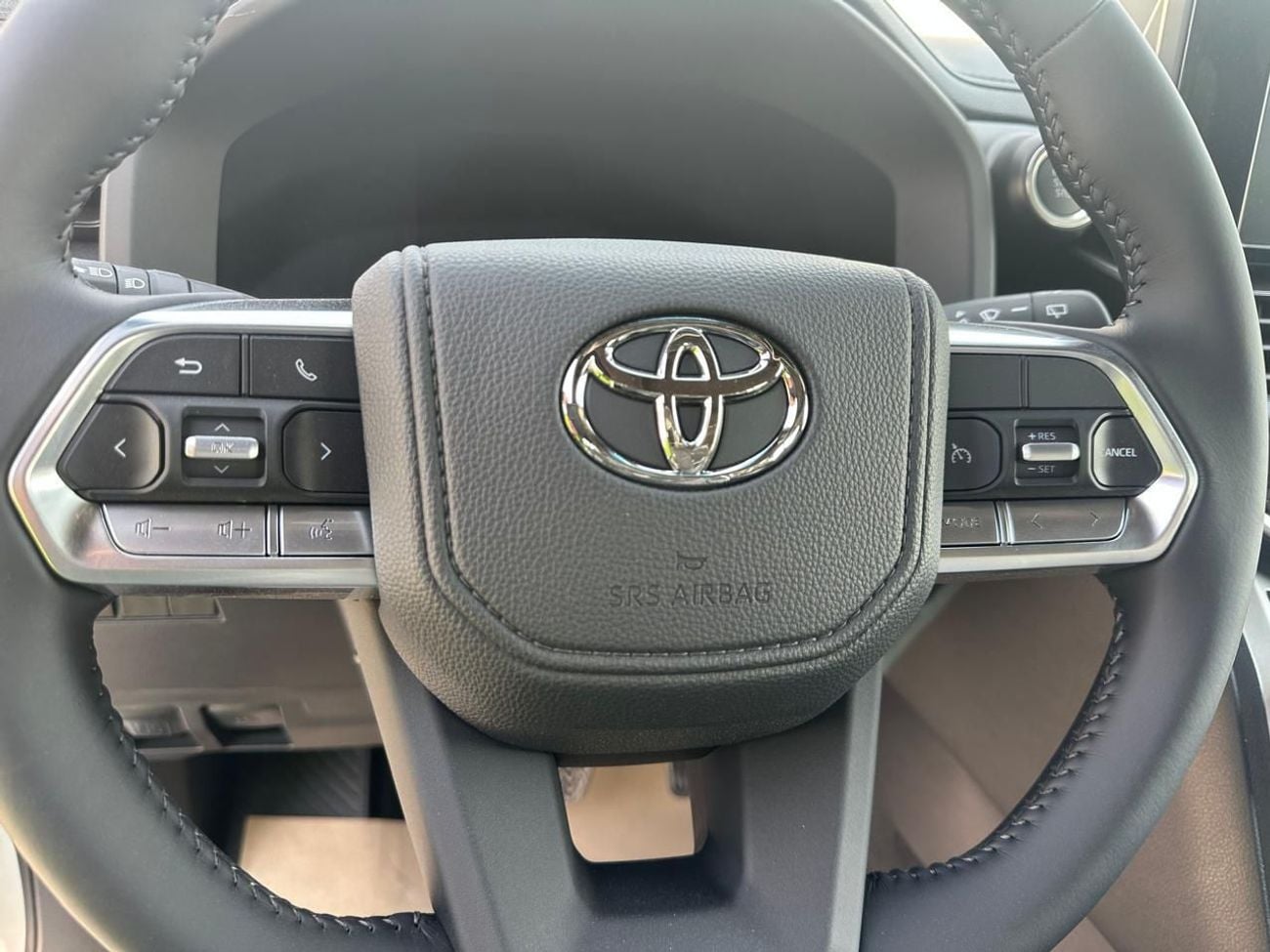 Toyota Land Cruiser GXR 3.5L V6 Twin-Turbo Petrol 2026 Model