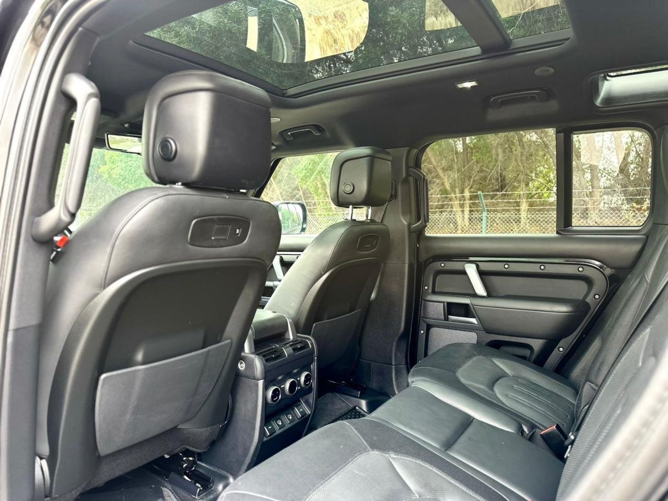 Land Rover Defender 2022