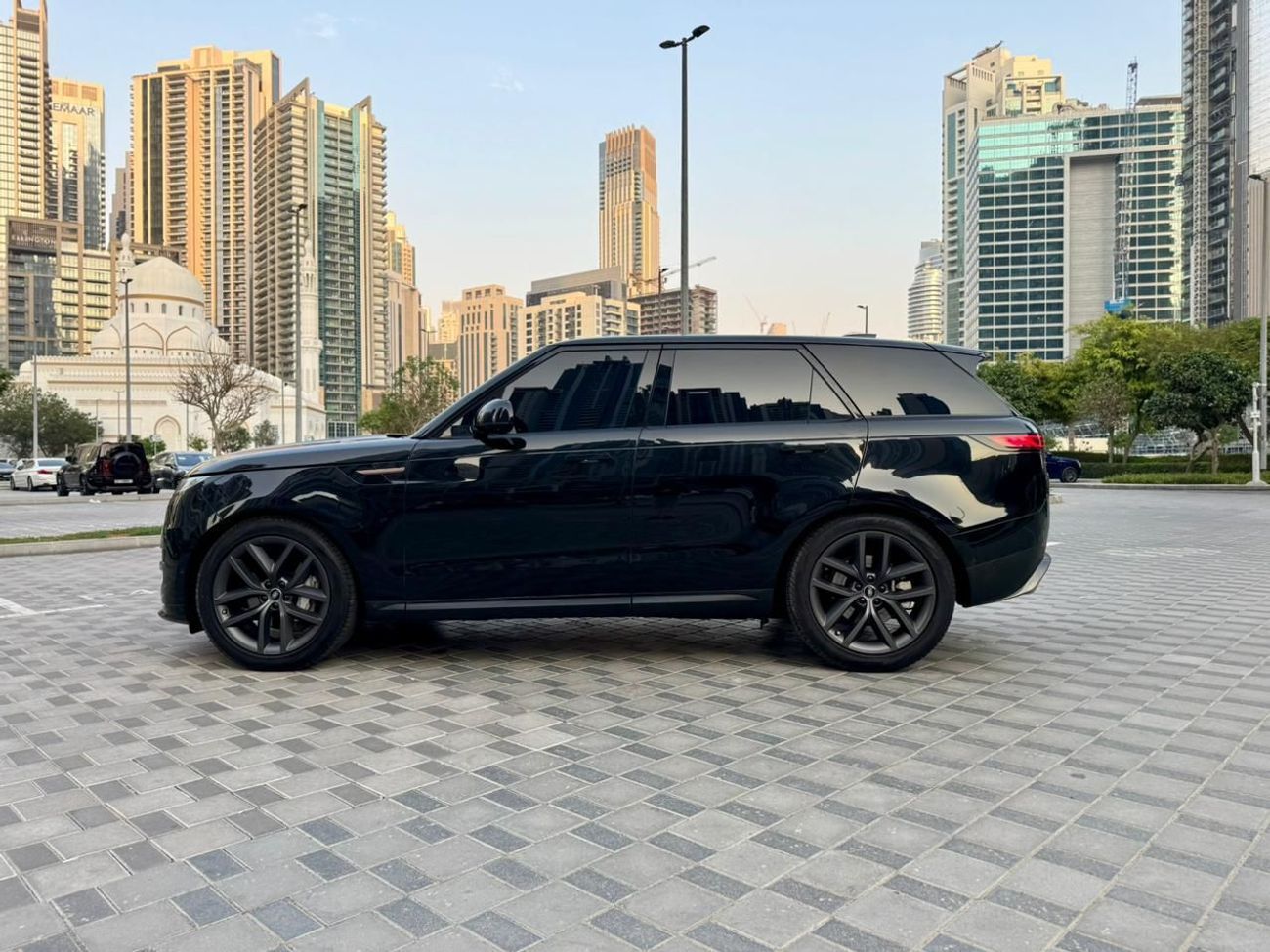 لاند روفر رينج روفر سبورت ديناميك SE P400 DYNAMIC SE P400 First Edition P400 3.0L