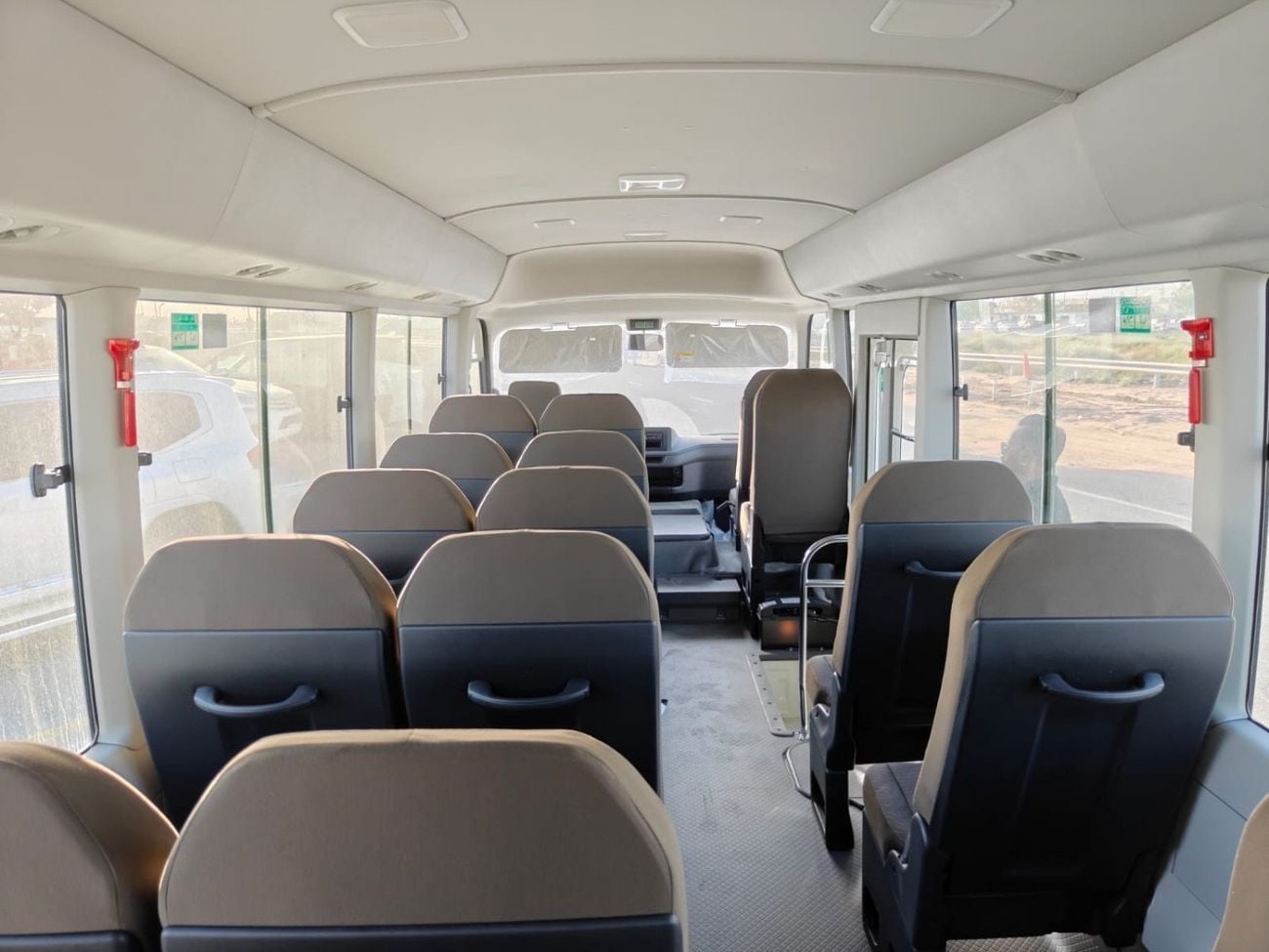 تويوتا كوستر 4.2L V6 DIESEL | 23 STR | M/T | AUTO DOOR | LUGGAGE RACK| MY2026