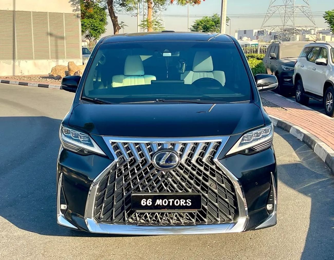 لكزس LM 300H LM 300h European Specs Luxury MPV