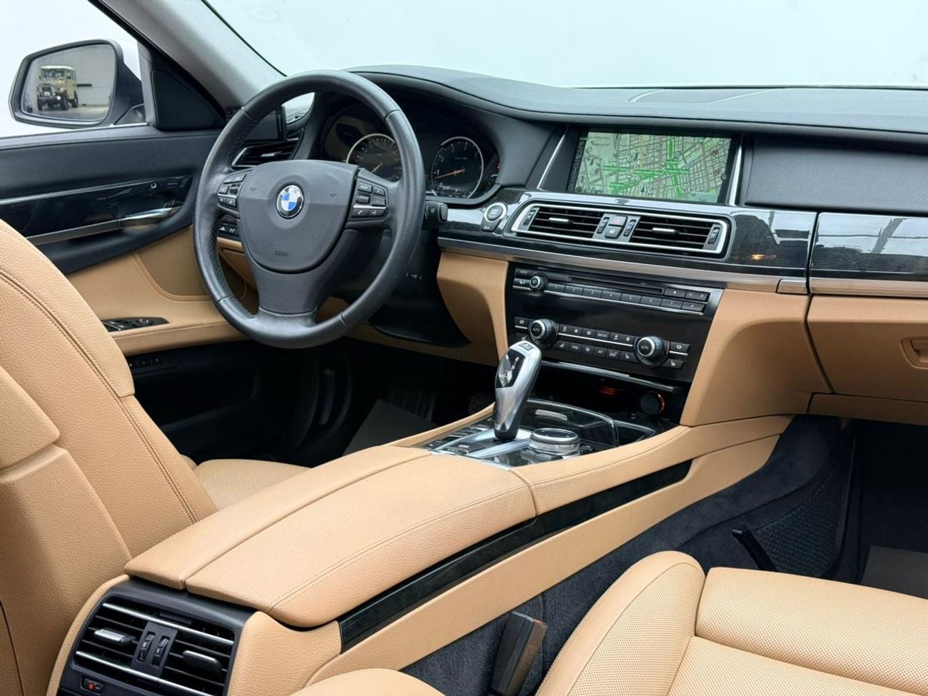 بي أم دبليو 750i