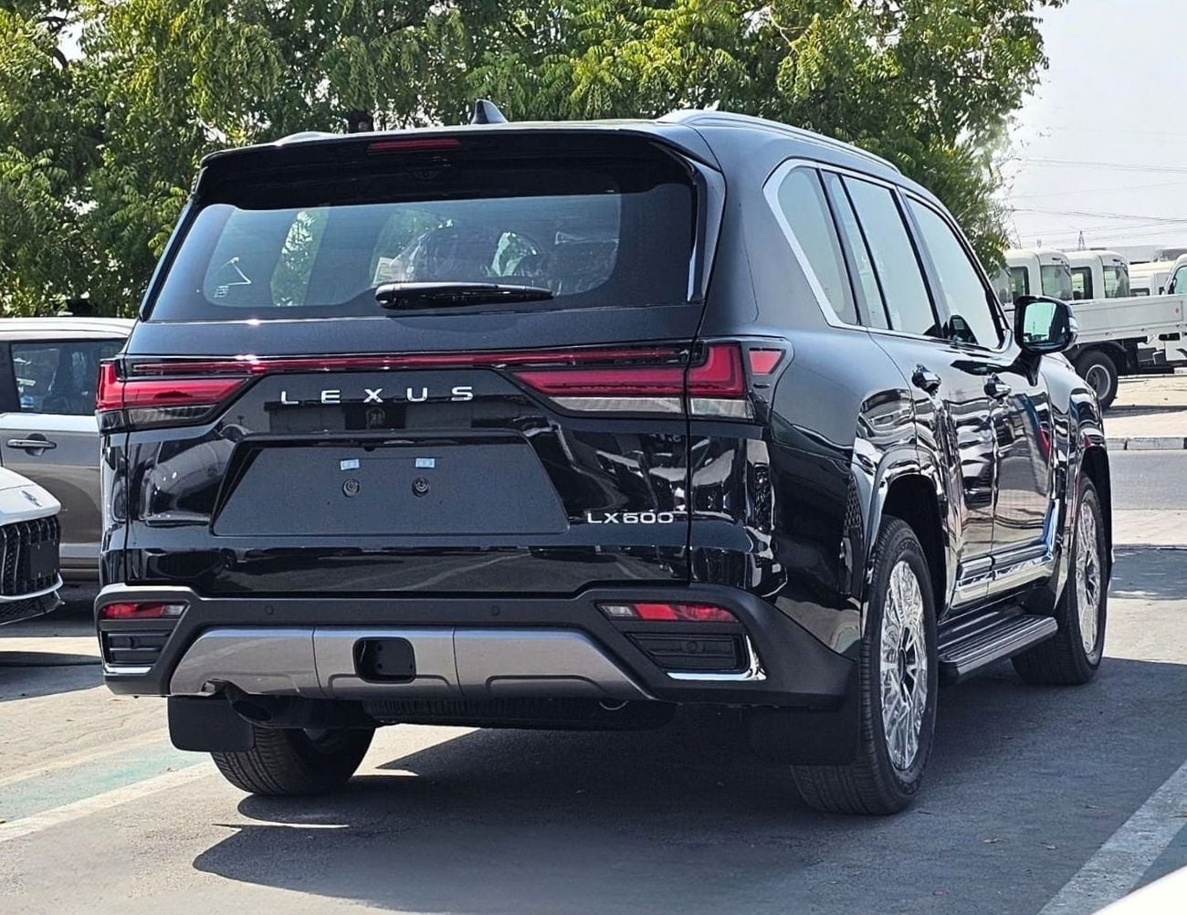 Lexus LX600 URBAN LEXUS LX600 URBAN MARK LEVINSON || 3.5L PETROL V6 A/T 4WD | RADAR , HUD | FULL OPTION (CODE # LX6U)