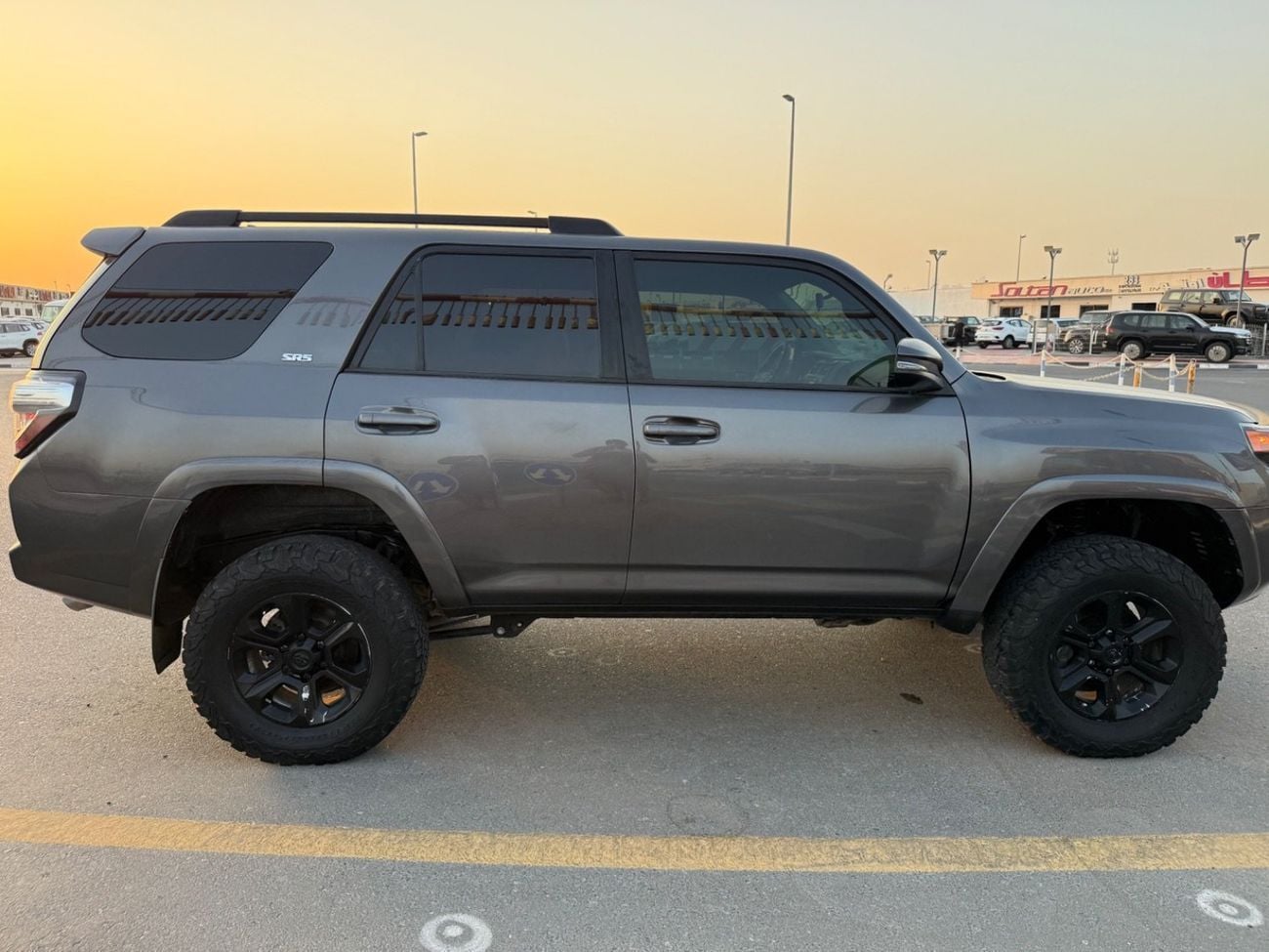 Toyota 4Runner SR5 Leader Seat Perfect and smooth car