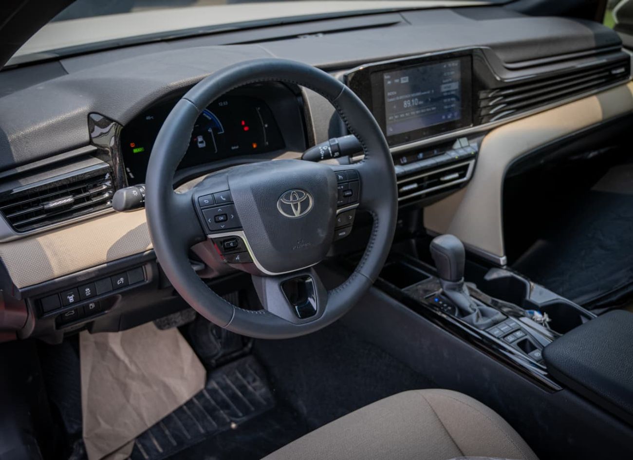 Toyota Camry E HEV 2.5L Automatic 2025