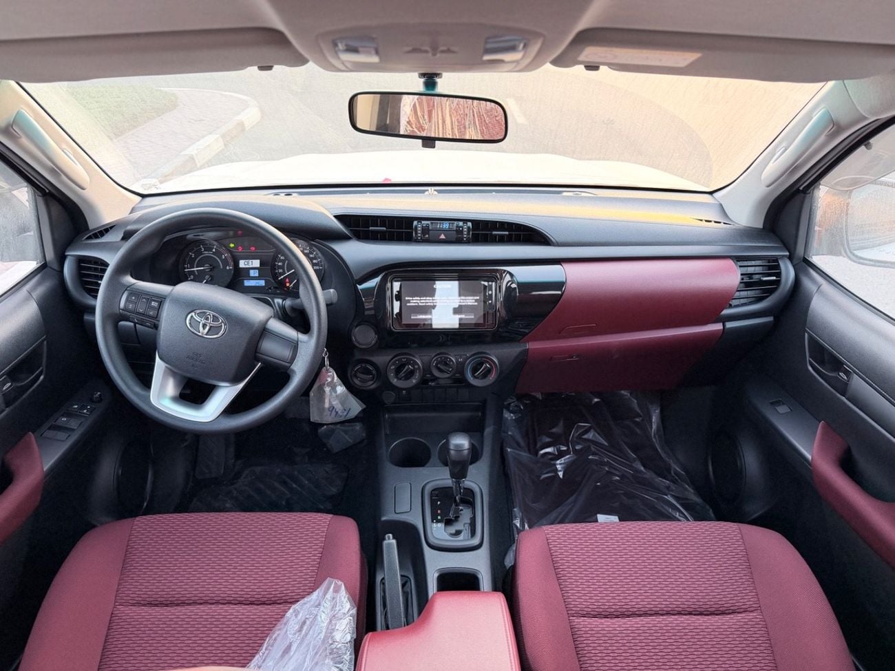 Toyota Hilux DLX TOYOTA HILUX (GUN125) 2.4L Pick-up 4WD 4 Doors