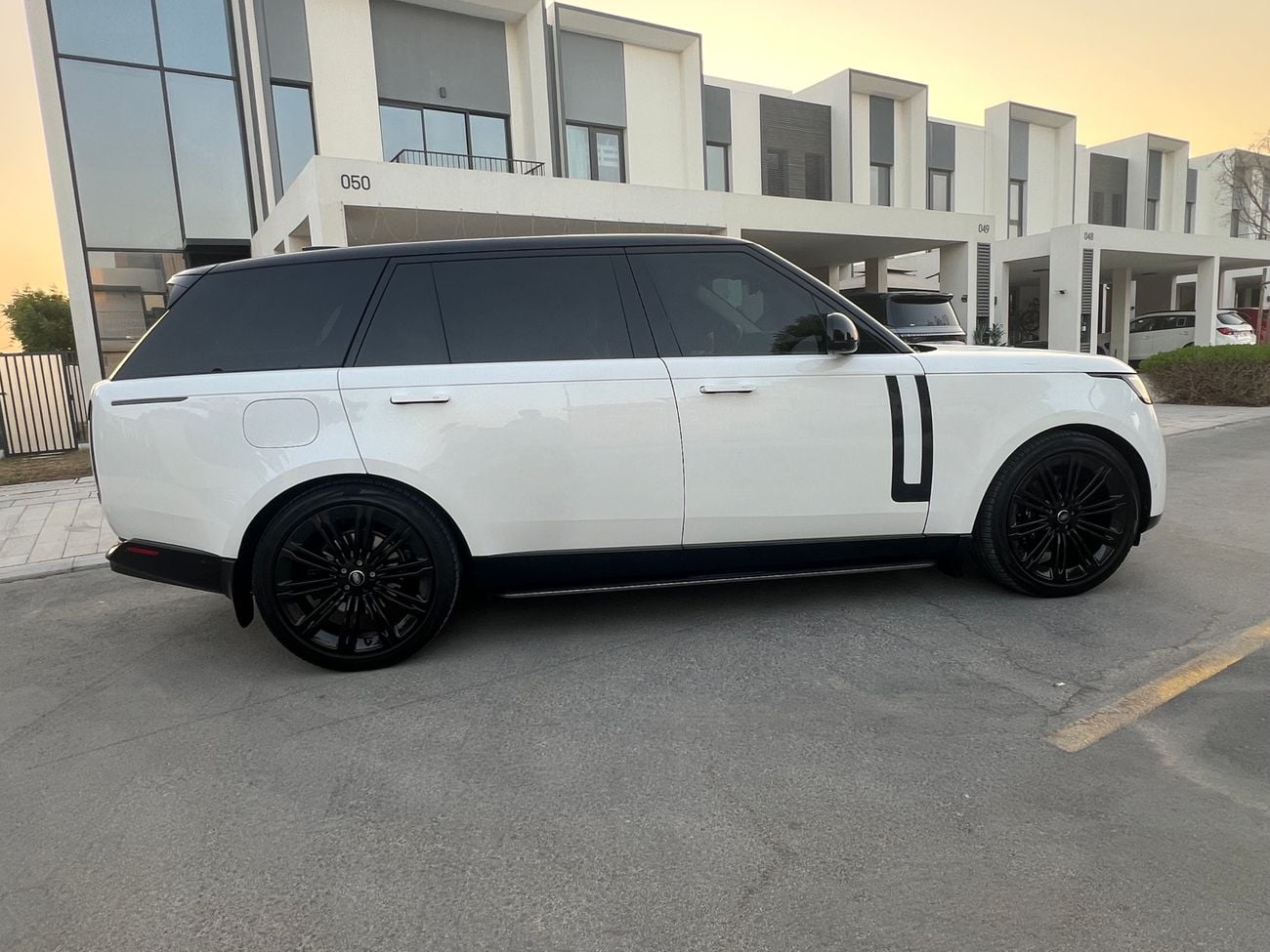 Land Rover Range Rover P400 SE LWB
