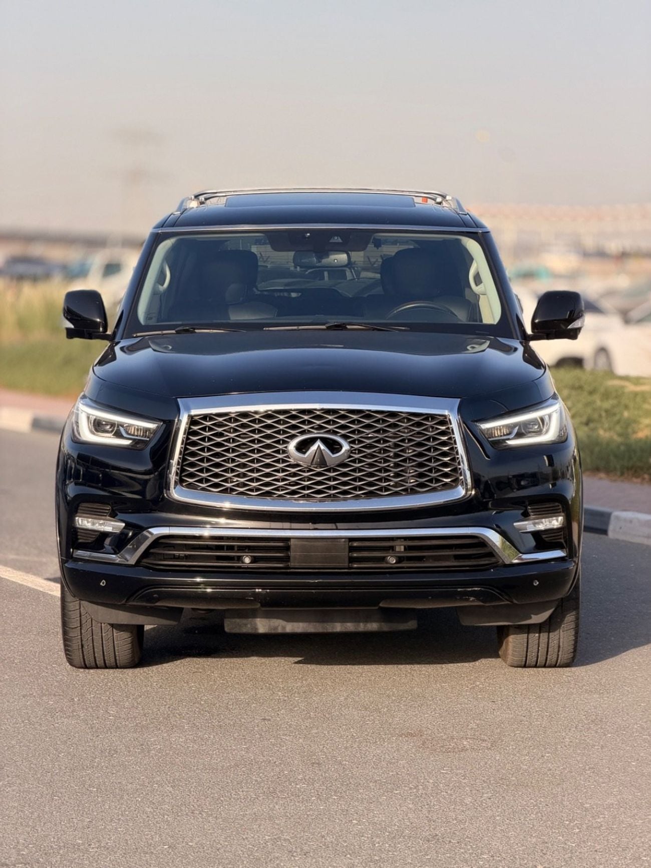 Infiniti QX80 LUXURY 4WD Full option