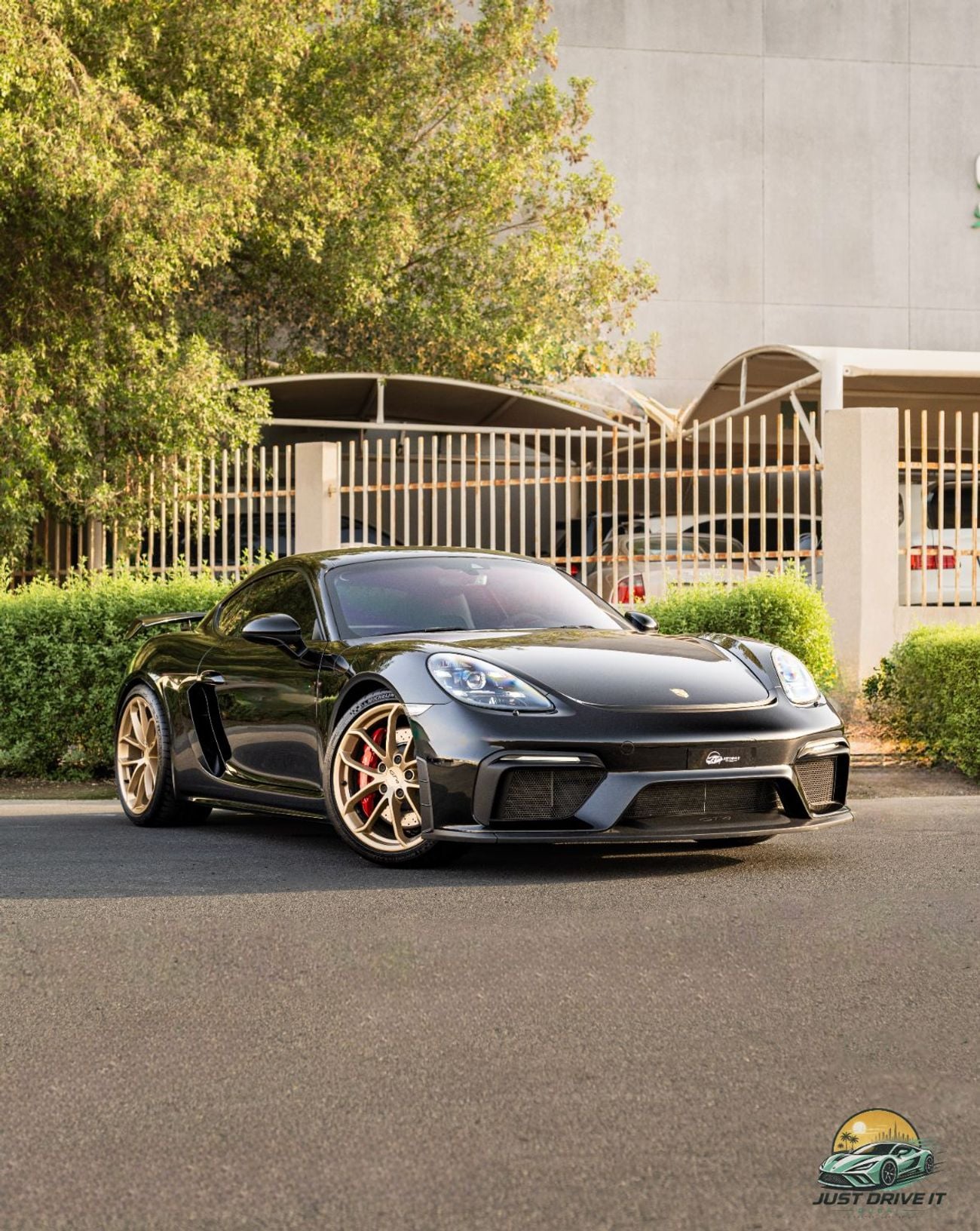 Porsche 718 Cayman GT4