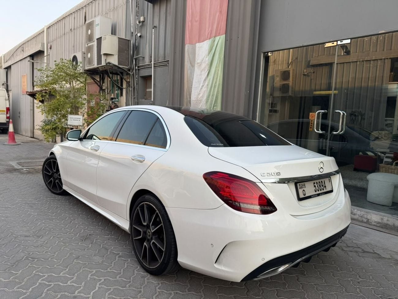 مرسيدس بنز C 200 إيه إم جي AMG