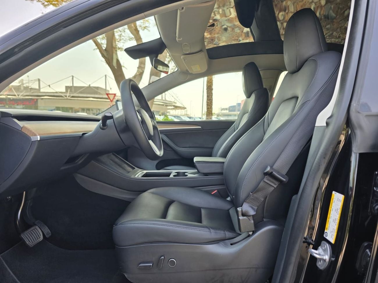 Tesla Model Y LONG RANGE AWD DUAL MOTOR 2022 GCC WITH TESLA AGENCY WARRANTY TILL 2030 SINGLE OWNER IN MINT CONDITION