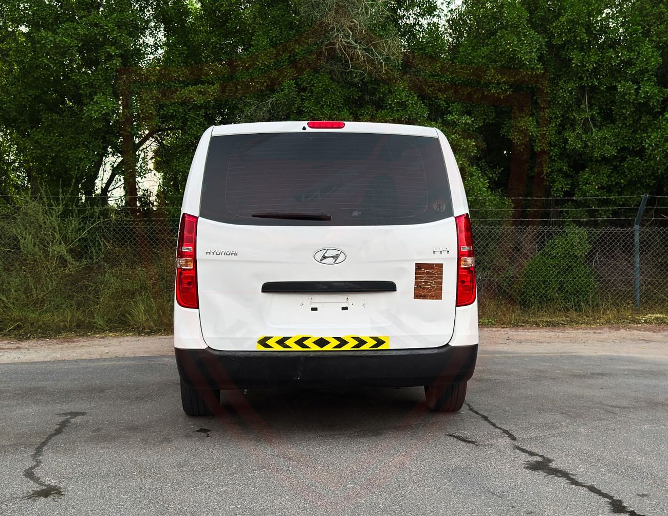 Hyundai H-1 GL Hyundai H1 2021 | 2.4L V4 | GCC Specs | Accident-Free | Excellent Condition | AED 907/Month