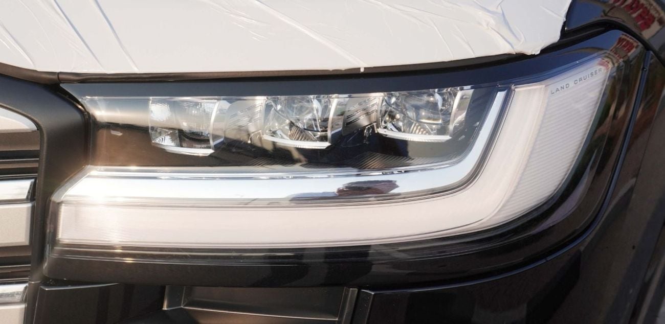 تويوتا لاند كروزر VXR